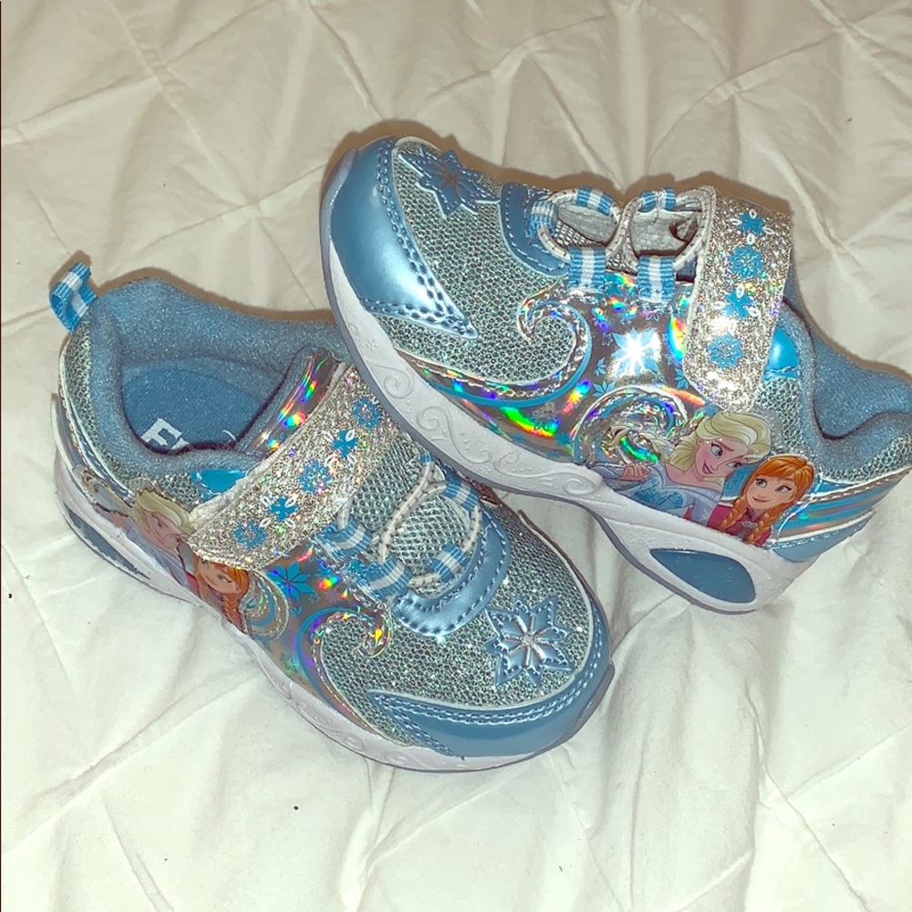 Toddler size 6 light up frozen sneakers